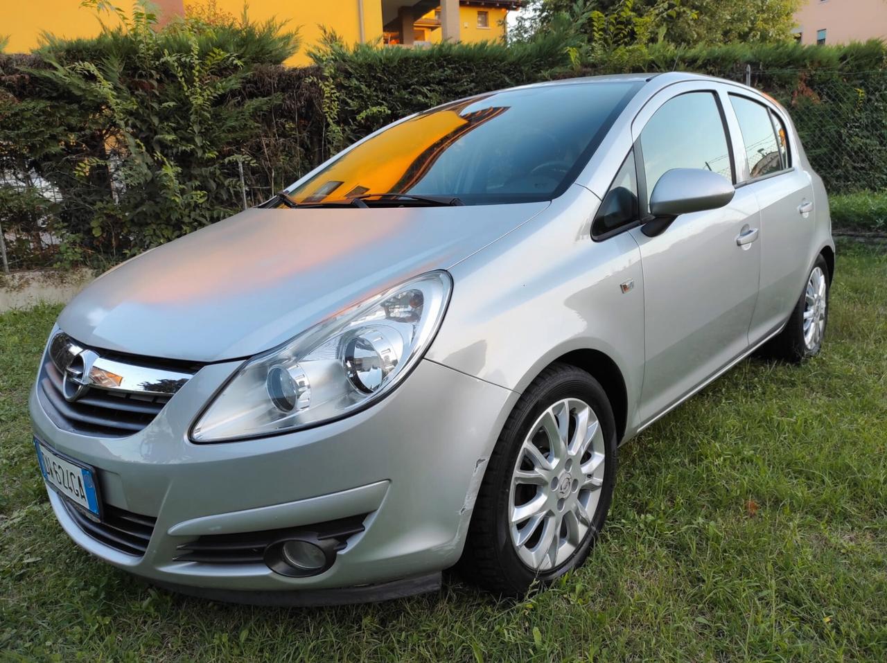 Opel Corsa 1.2 5 porte Cosmo