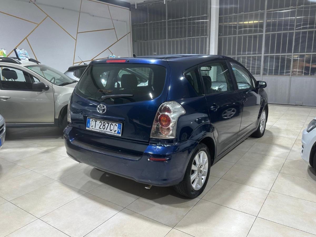 TOYOTA - Corolla - Verso 2.2 16V D-4D Sol