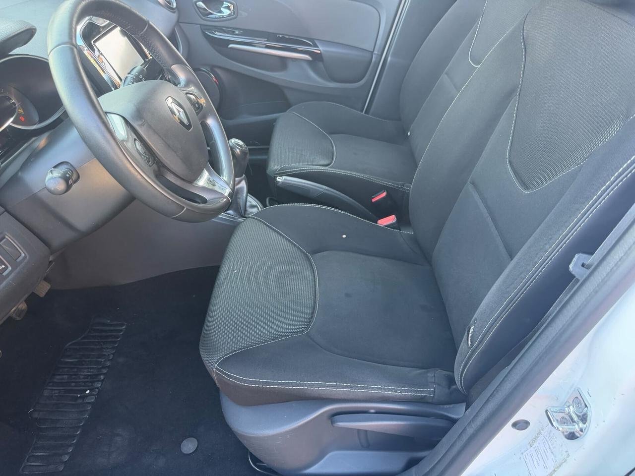 Renault Clio 0.9 TCe 12V 90CV 5 porte Costume National neopatentati