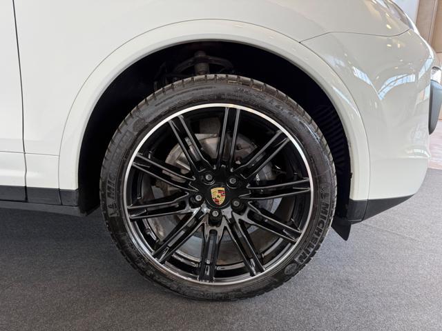 PORSCHE Cayenne 3.0 Diesel Platinum Edition TETTO APRIBILE / R21