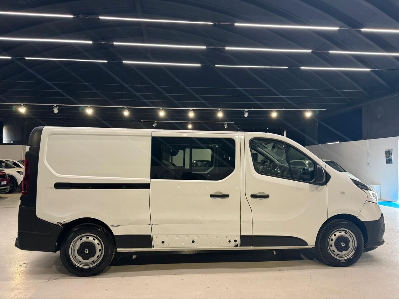 RENAULT TRAFIC 6 POSTI