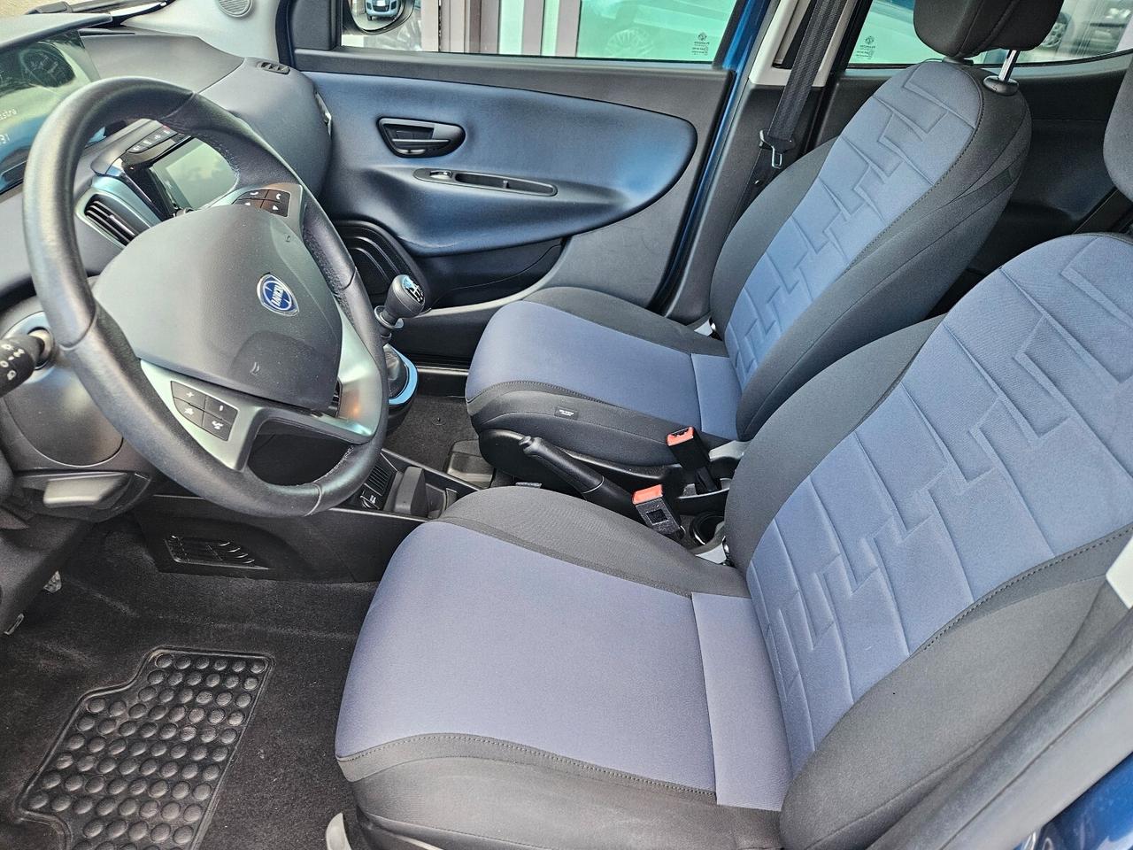 Lancia Ypsilon 1.0 FireFly 5 porte S&S Hybrid Gold Plus