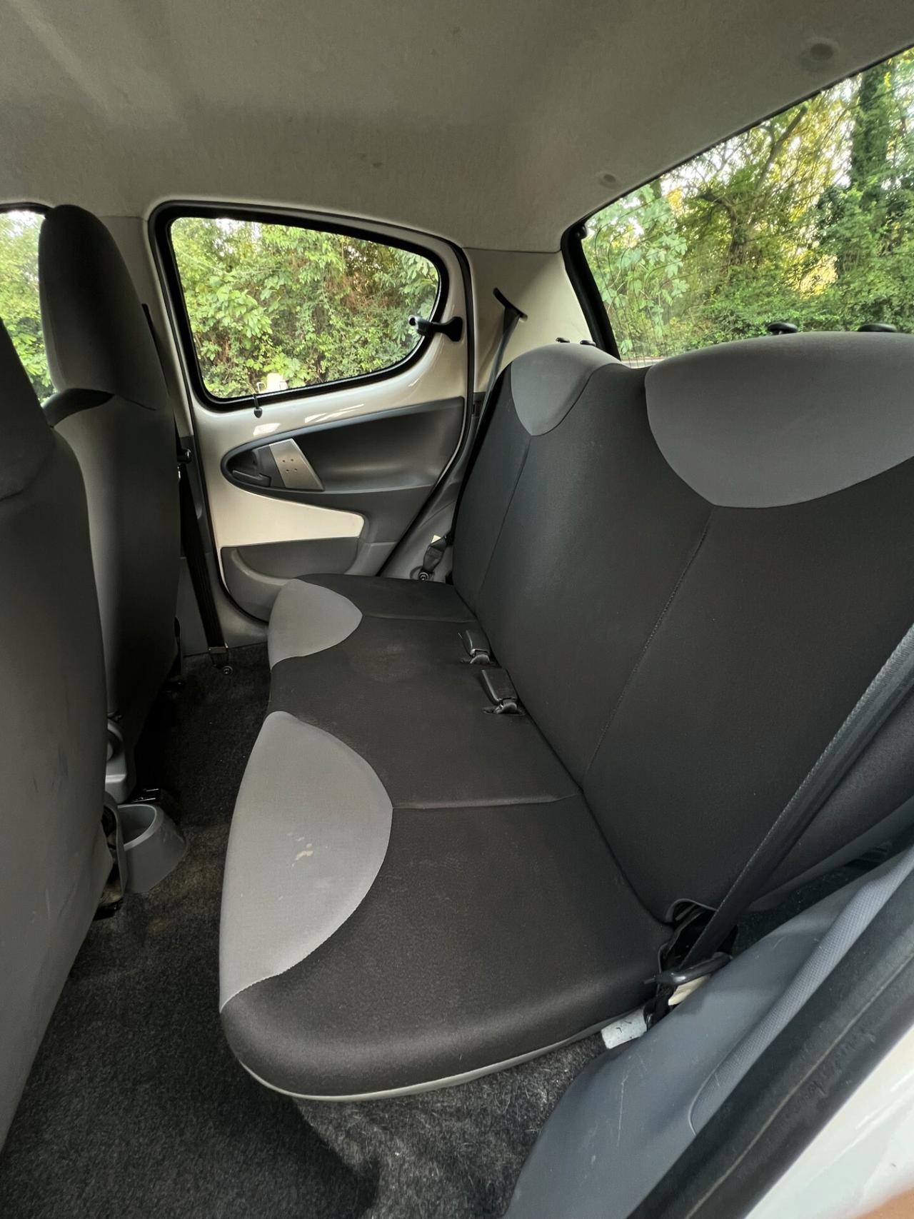 ADATTA PER NEOPATENTATI Peugeot 107 1.0 68CV 5p. Desir