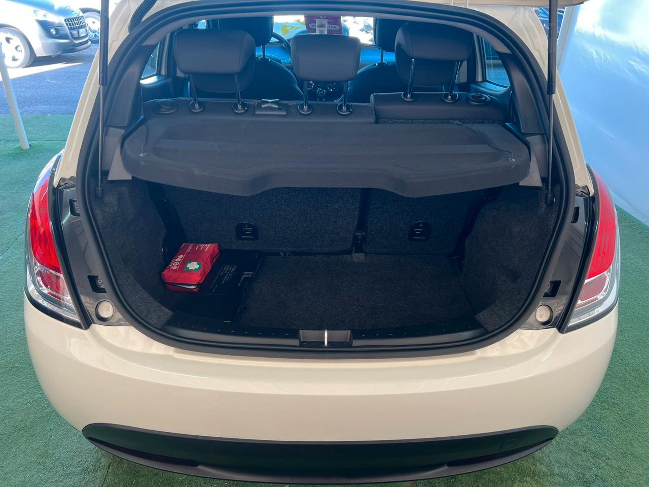 LANCIA YPSILON 1.2 BENZINA 70CV ELEFANTINO