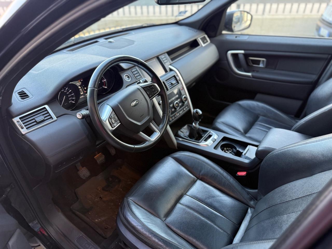 7 POSTI Land Rover Discovery Sport 2.2 TD4 HSE Luxury