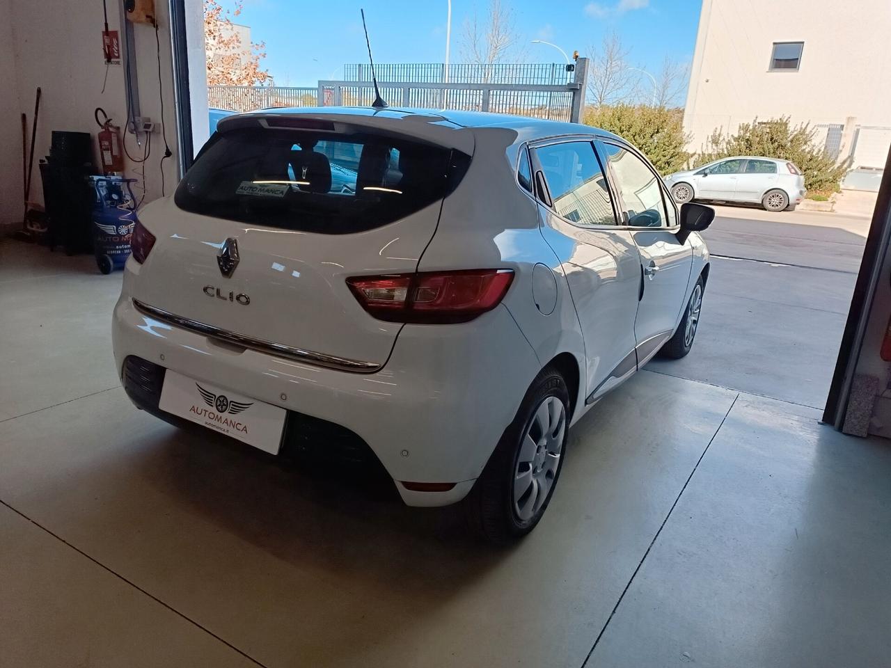 Renault Clio dCi 8V 75 CV 5 porte Moschino Life AUTOCARRO 4 POSTI