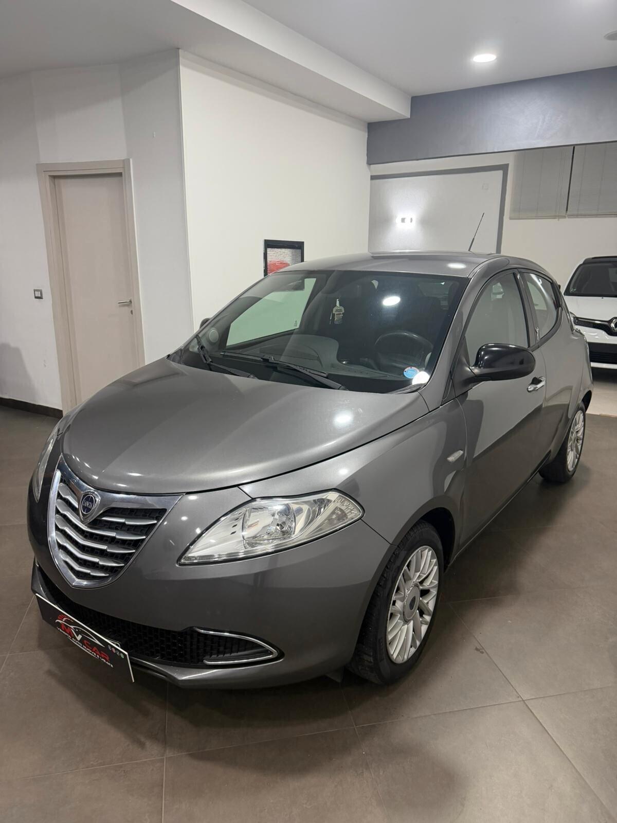 Lancia Ypsilon 1.2 69 CV 5 porte Gold