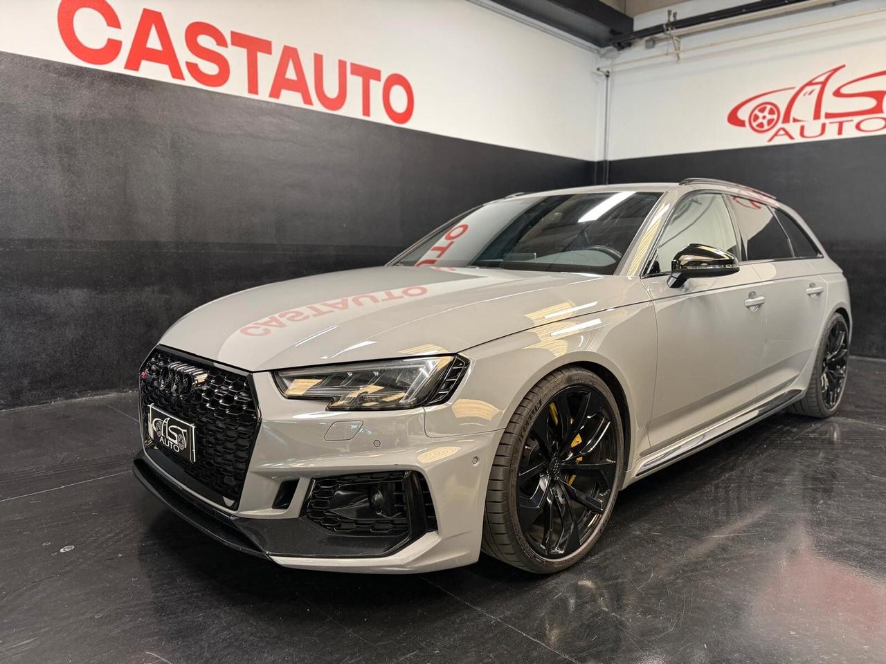 AUDI RS4 AVANT quattro