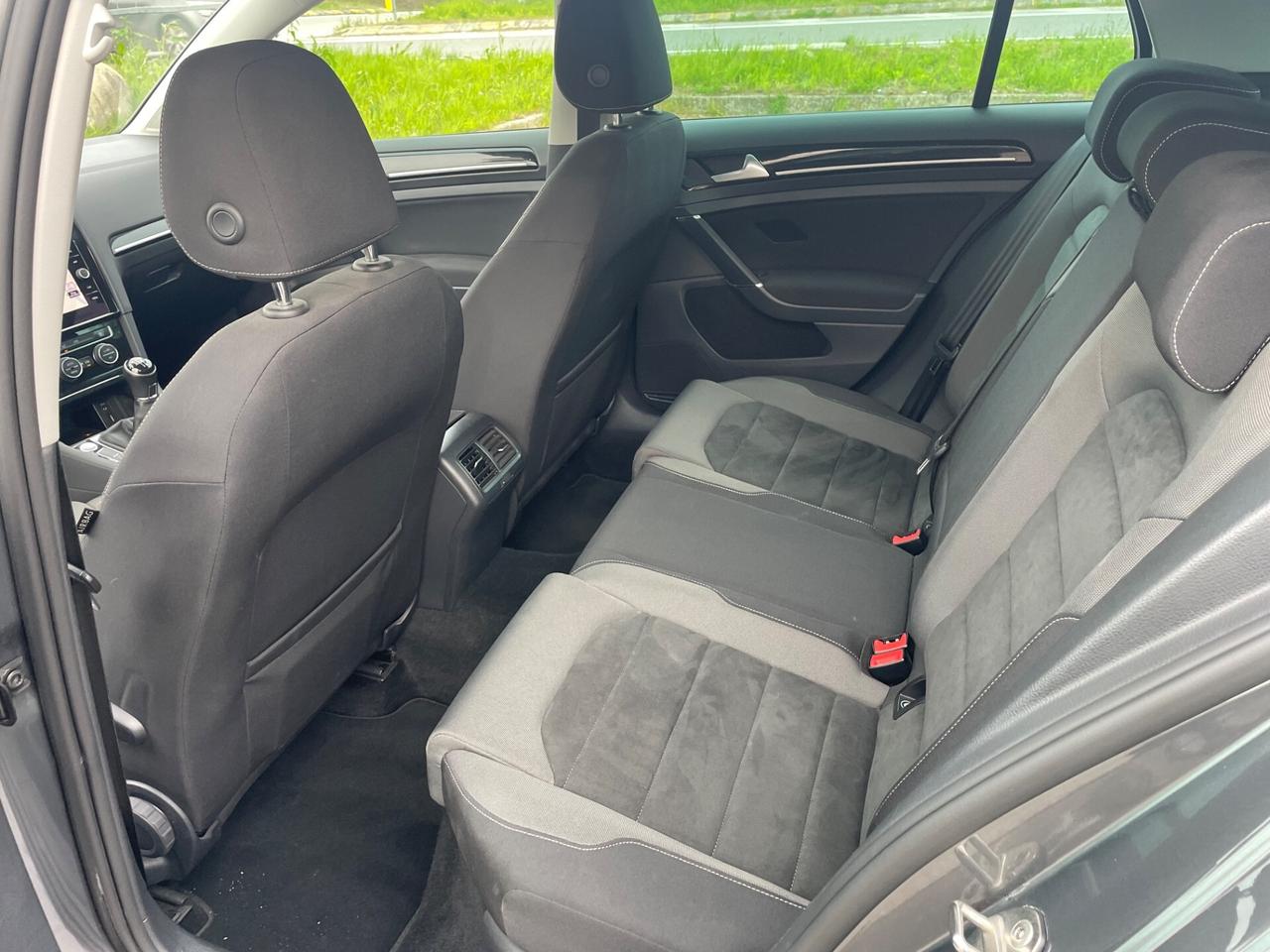 Volkswagen Golf 2.0 TDI 5p.*Virtual*Nepatentati*Navi*