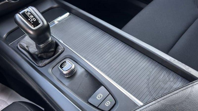 Volvo XC60 D5 AWD Geartronic Business GANCIO T. GUIDA SEMIAUTOM.