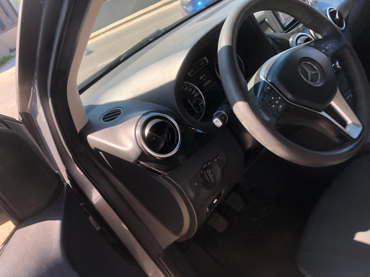 Mercedes-Benz B 180 CDI Premium 2014 - Garanzia 12 Mesi - Tagliandata - Retrocamera - Perfetta