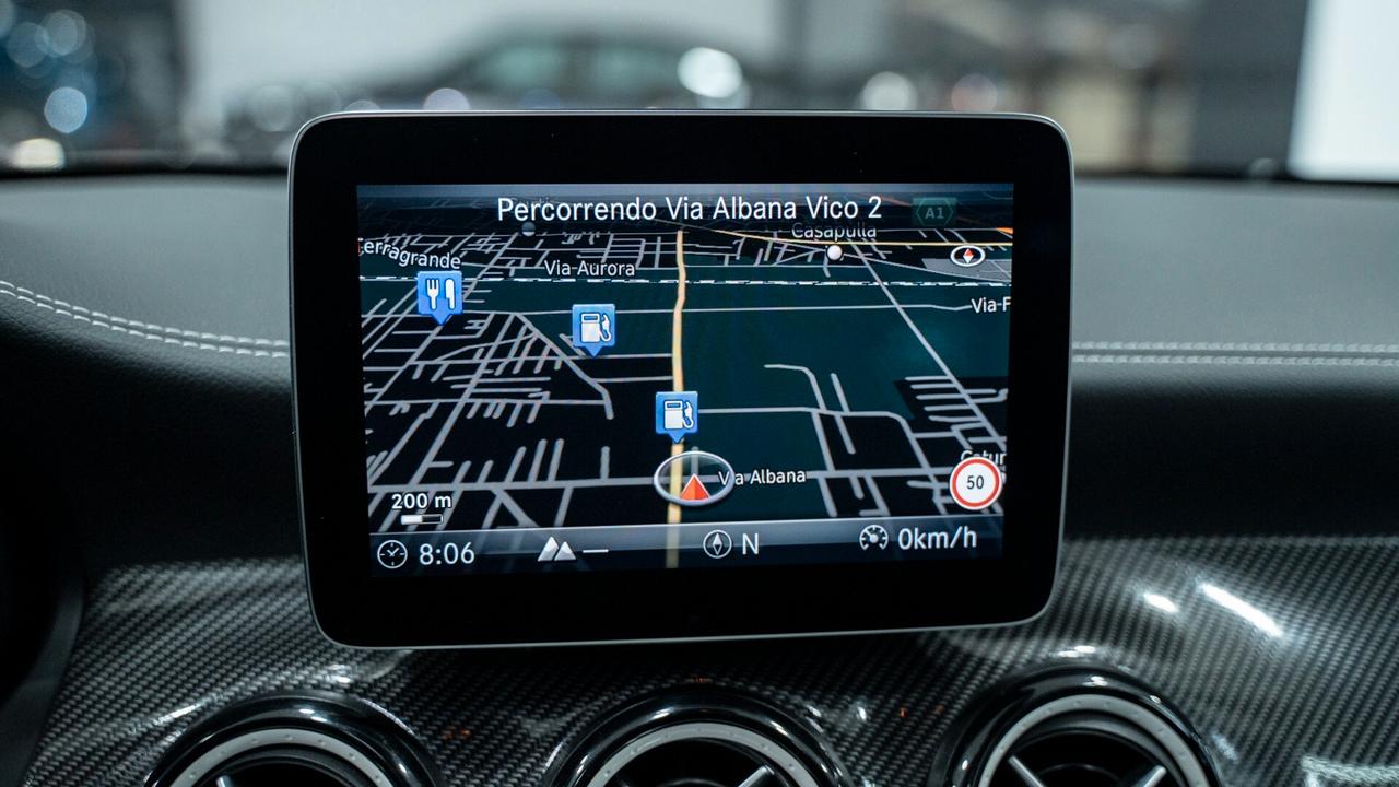 Mercedes-benz GLA 200 D NIGHT EDITION AUTO TETTO CARBONIO NAVI PELLE FULL OPTIONAL