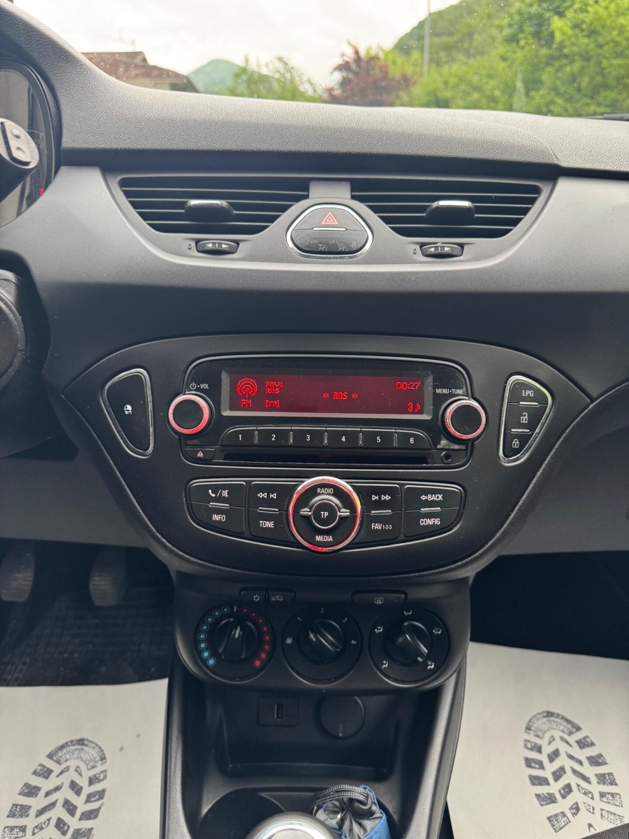 Opel Corsa 1.4 90CV GPL Tech 5 porte b-Color