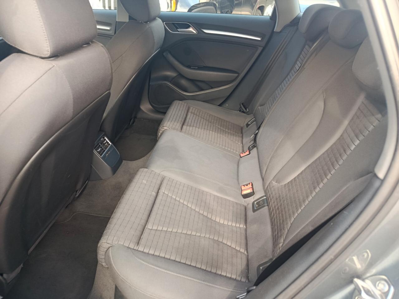Audi A3 1.6 TDI 116 CV S tronic Sport