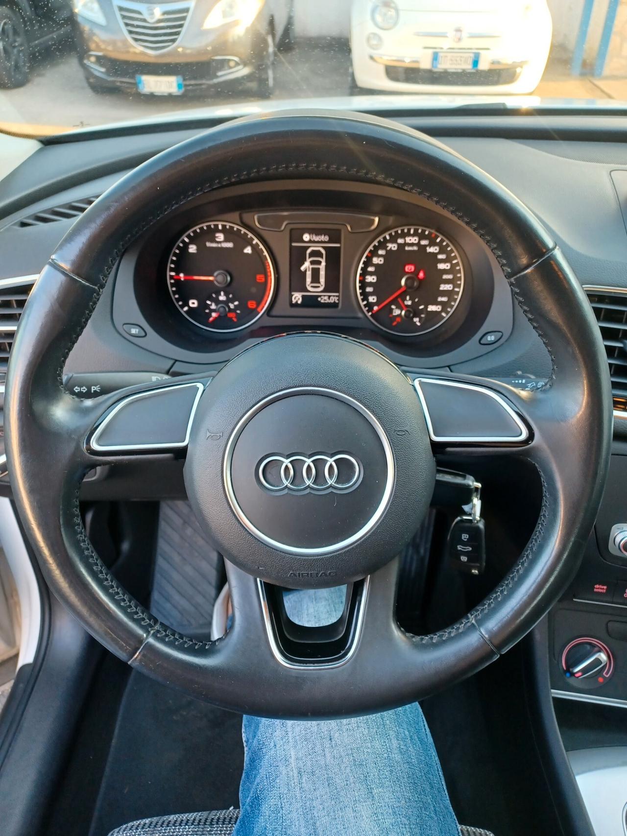 Audi Q3 2.0 TDI 120 CV Design UNICO PROPRIETARIO
