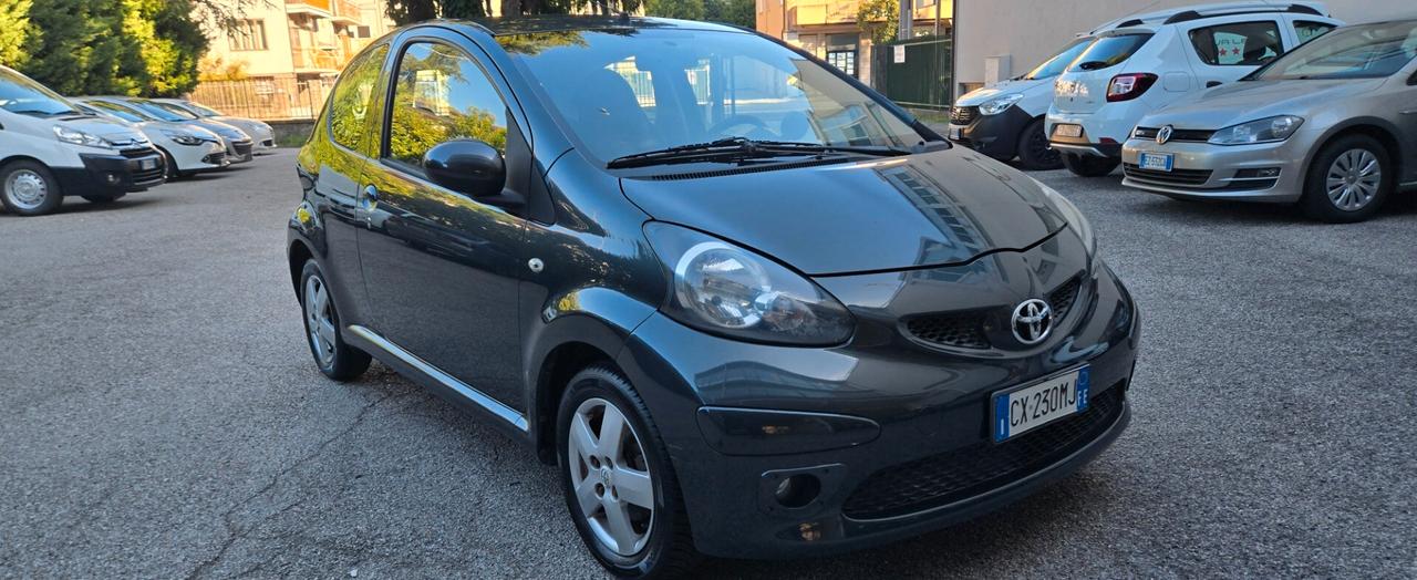 Toyota Aygo 1.0 12V VVT-i 3 porte Sol