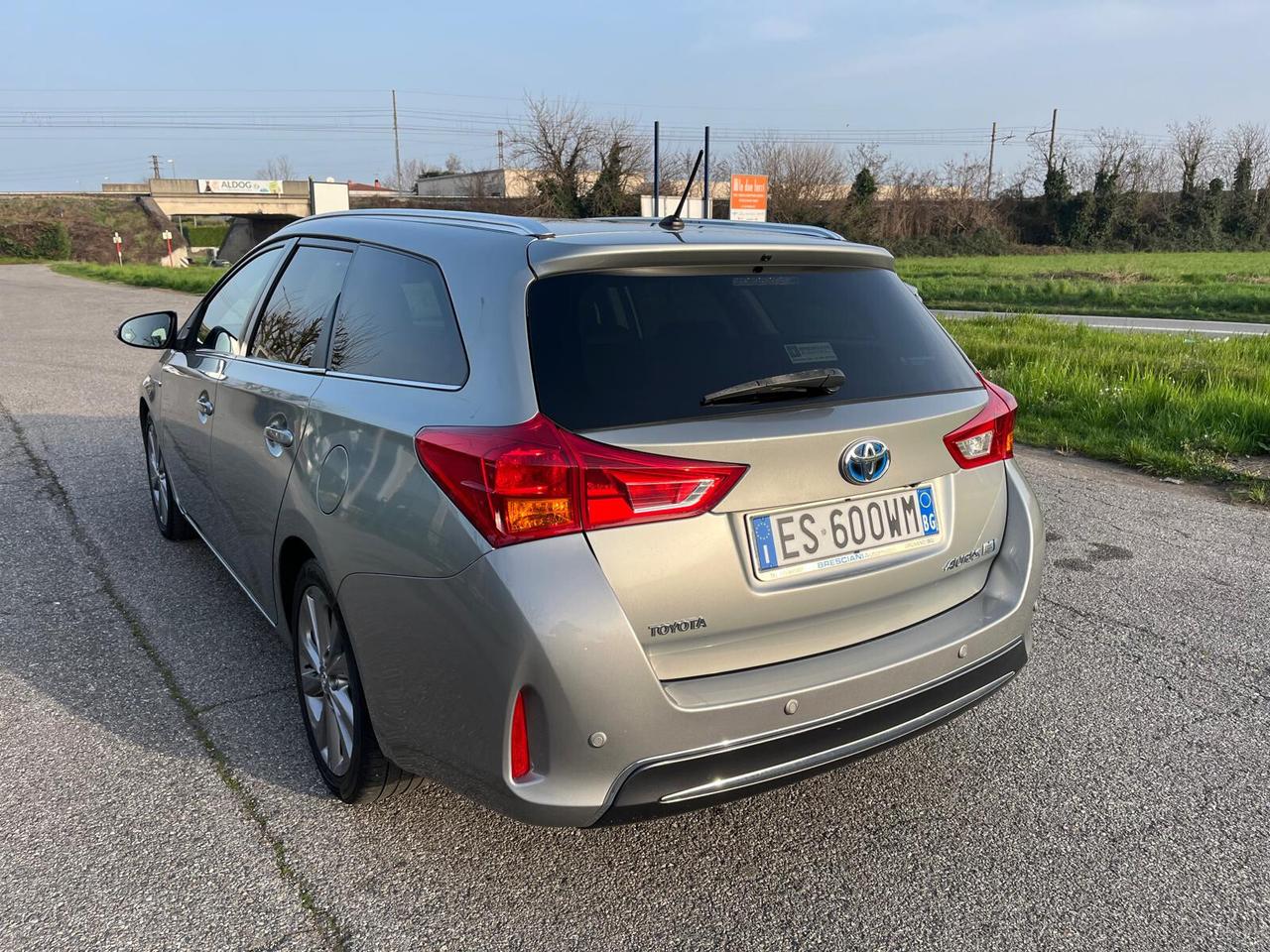 Toyota Auris 1.8 Hybrid 5 porte