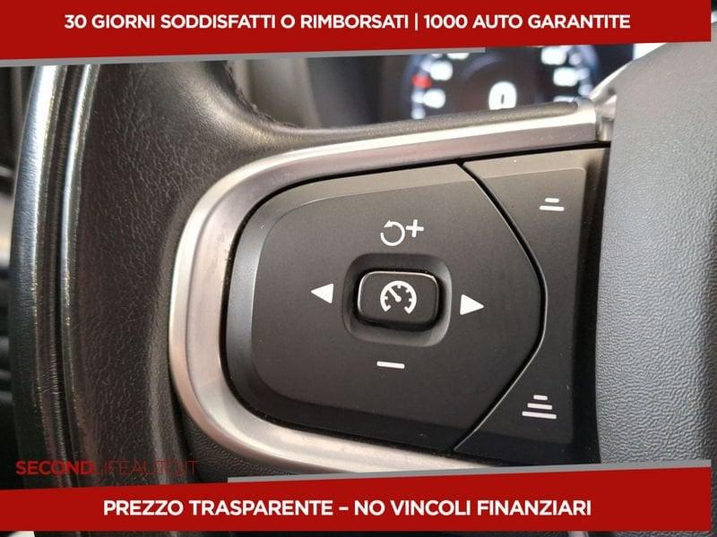 Volvo XC60 2.0 b4 Momentum Pro awd auto