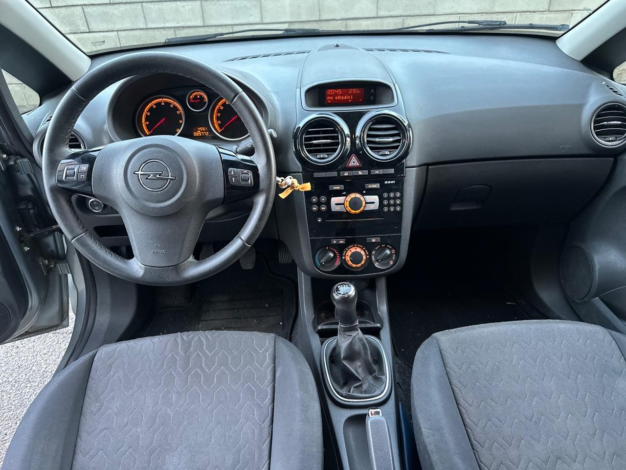 OPEL CORSA BENZINA GPL NEOPATENTATI 87 mila km