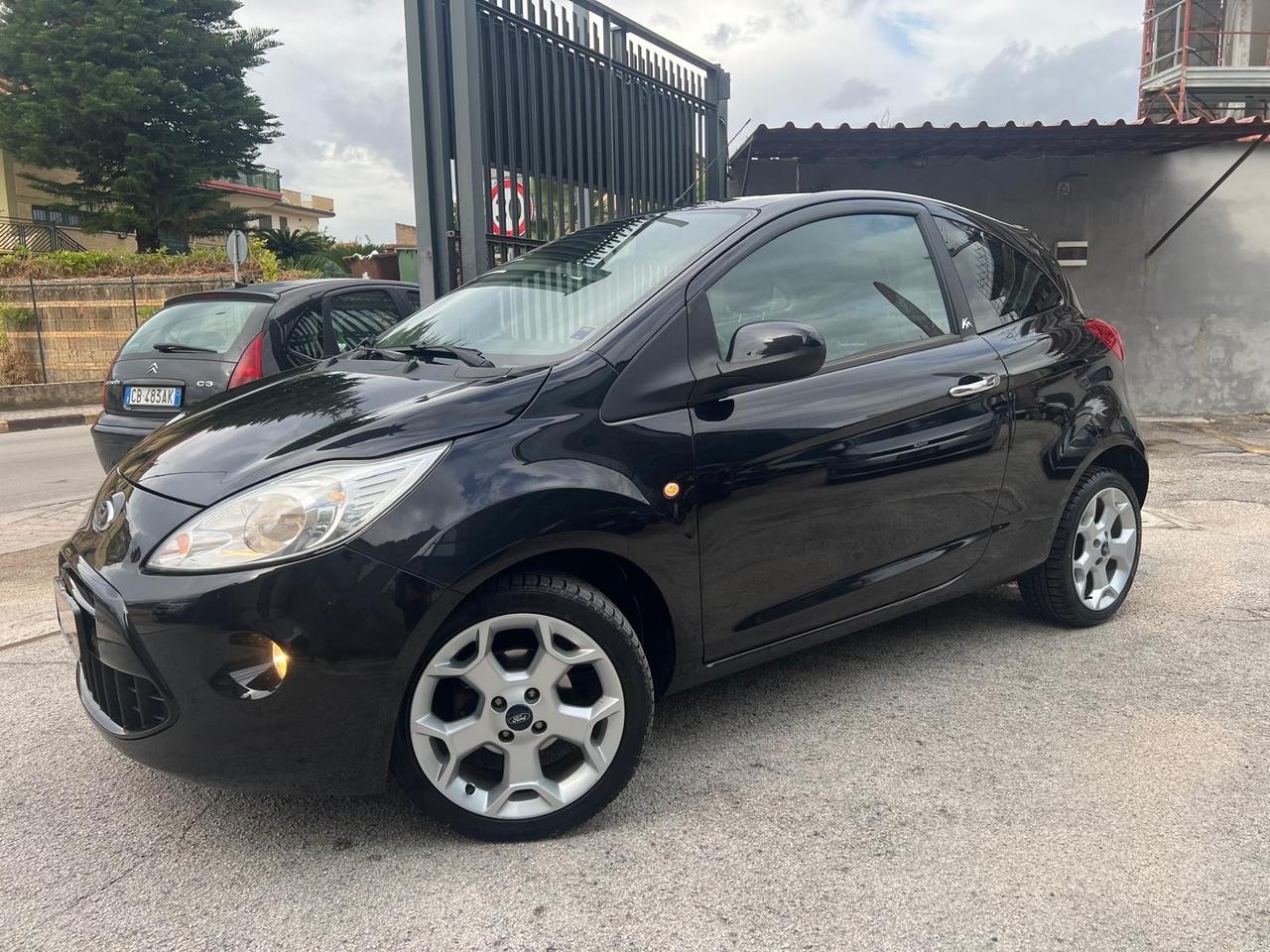 Ford Ka 1.2 Individual c/esp,tcs 69cv E5 Clima