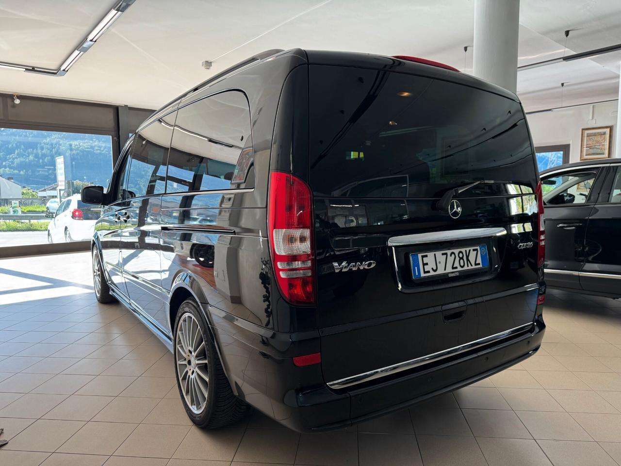 MERCEDES-BENZ VIANO 3.0cc 225CV V6 TD. 8 POSTI *IVA*