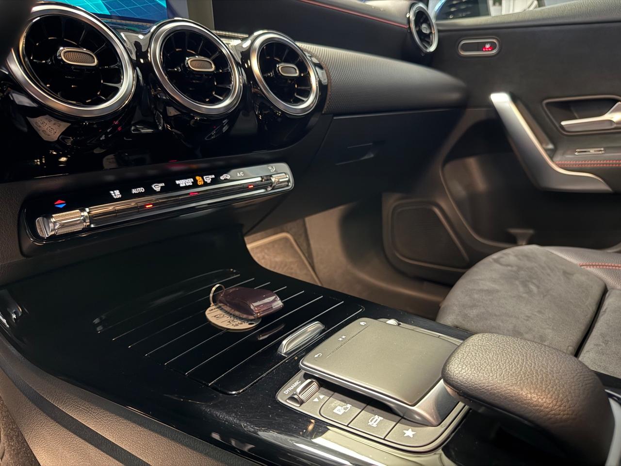 Mercedes-benz A 180 Premium Amg Night Edition
