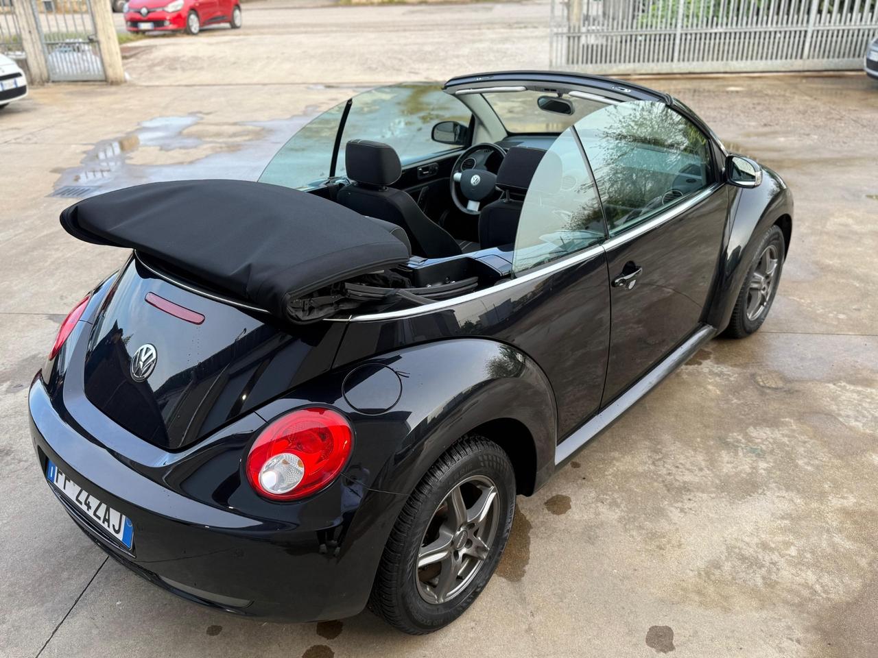 Volkswagen New Beetle 1..4 Cabrio benzina