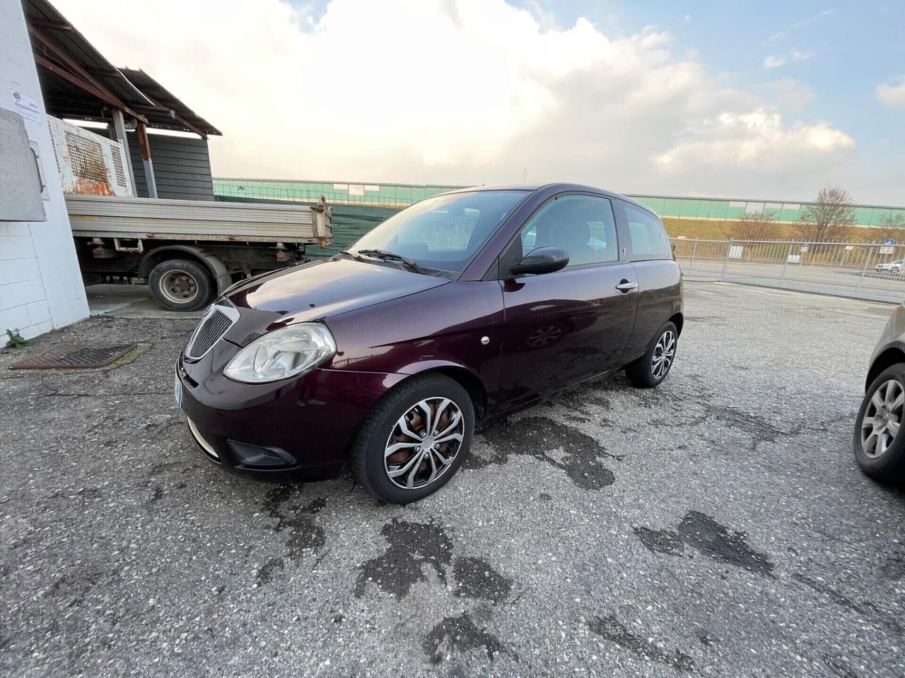 Lancia Ypsilon 1.2 Versus