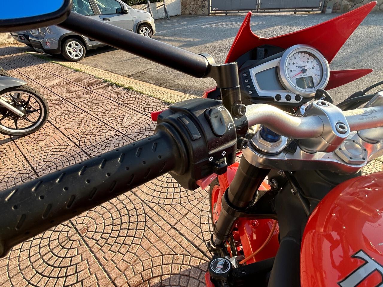 triumph speed triple 1050