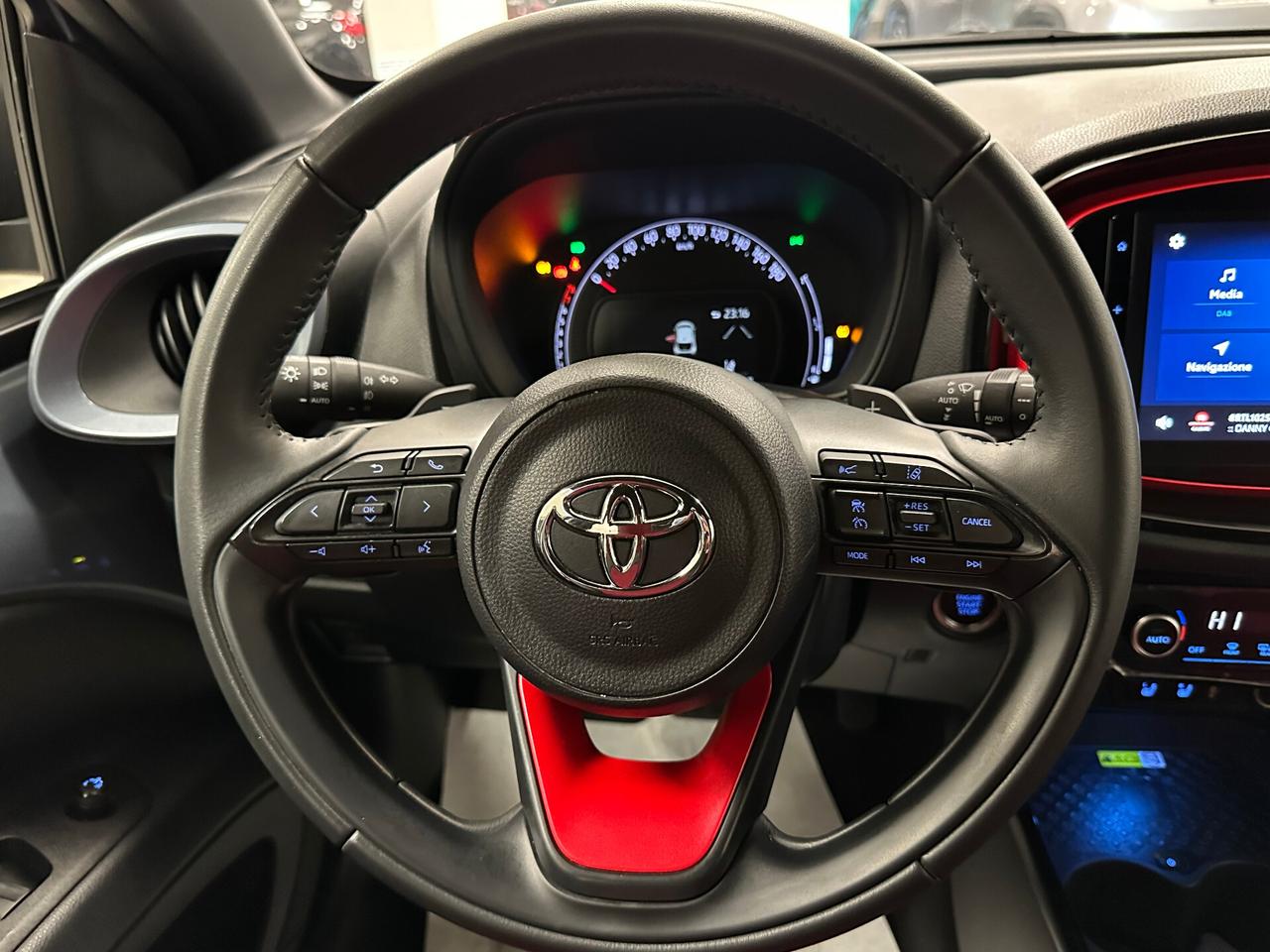 Toyota Aygo X 1.0 VVT-i 72 CV 5 porte UNDERCOVER - 2023