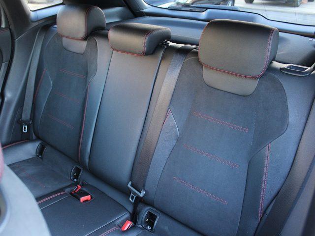 MERCEDES-BENZ GLA 200 d Automatic Premium