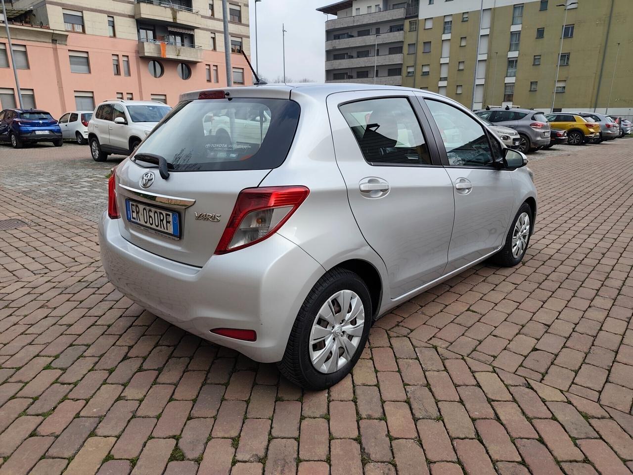Toyota Yaris 1.4 D 5 porte 1 proprietario neopatentati