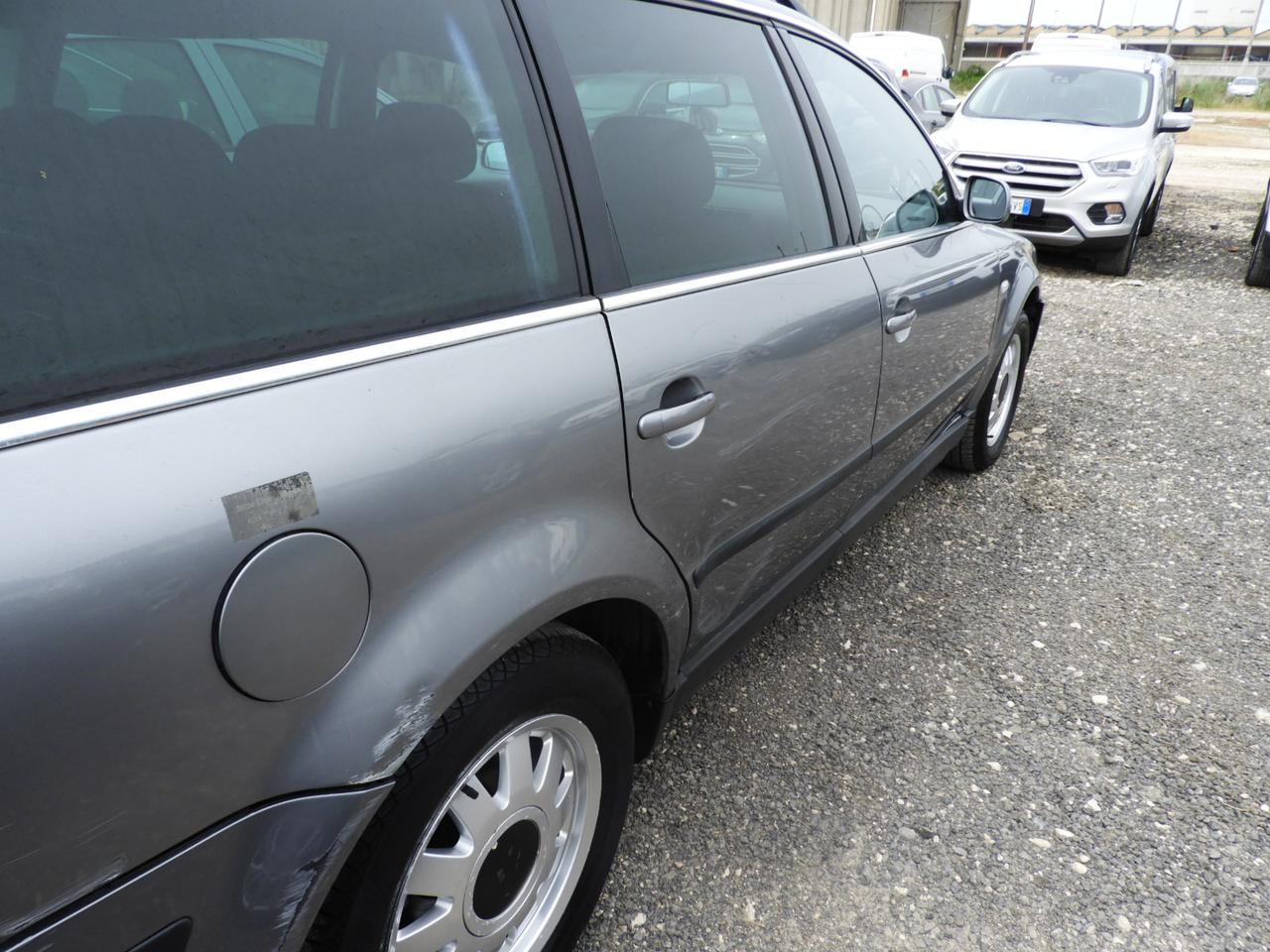 VOLKSWAGEN Passat VI 2005 Variant - PASSAT VARIANT 1,9 TDI 30CV