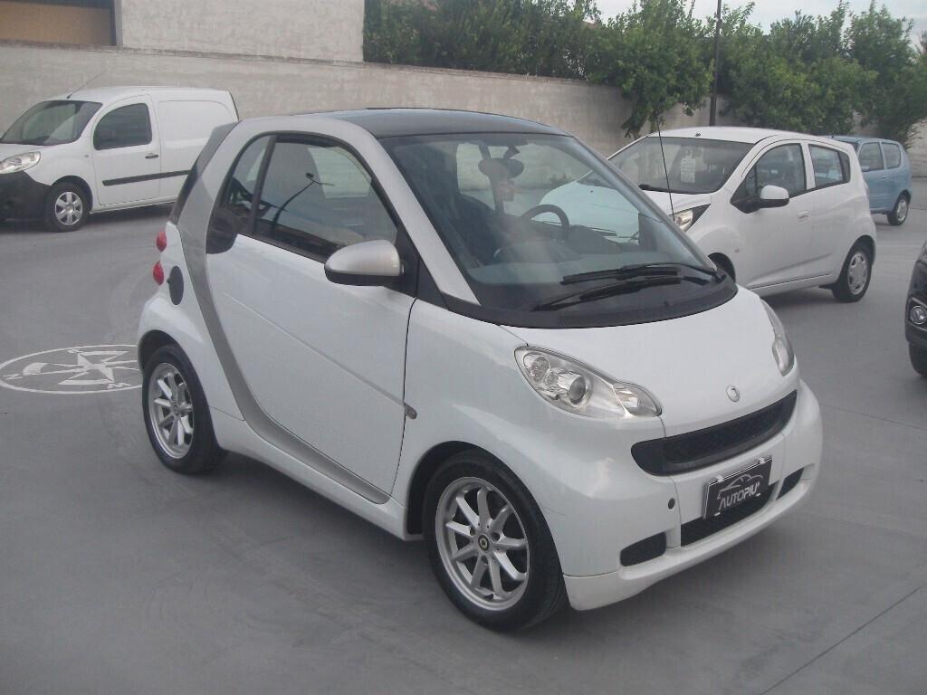Smart ForTwo 1000 52 kW MHD coupé - 2010