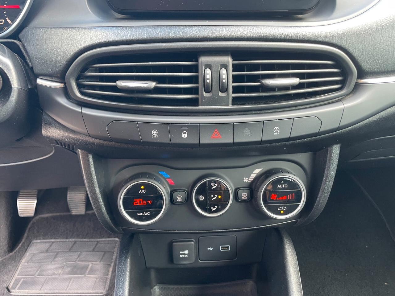 Fiat Tipo 5 porte 5p 1.3 mjt LOUNGE NEOPATENTATI