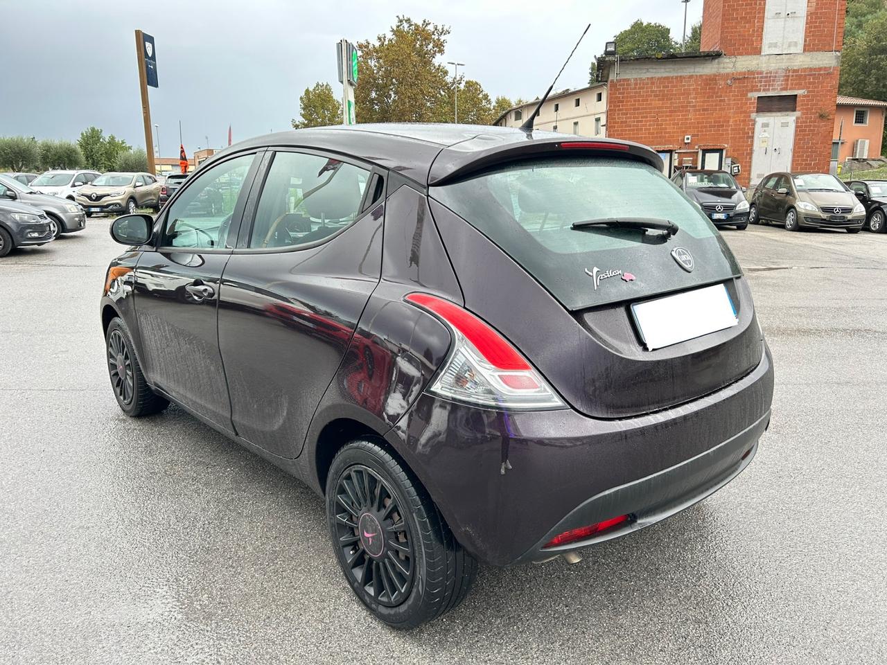 Lancia Ypsilon 1.2 69 CV NEO PATENTATI !