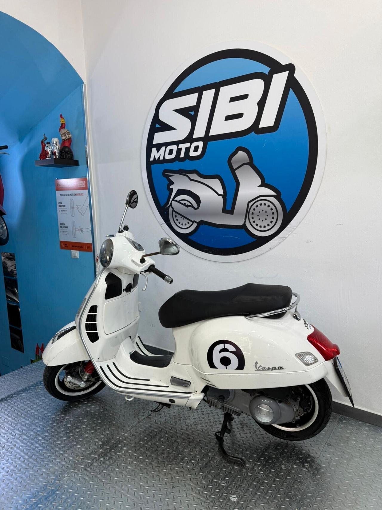 PIAGGIO VESPA GTS 300 SUPER SPORT