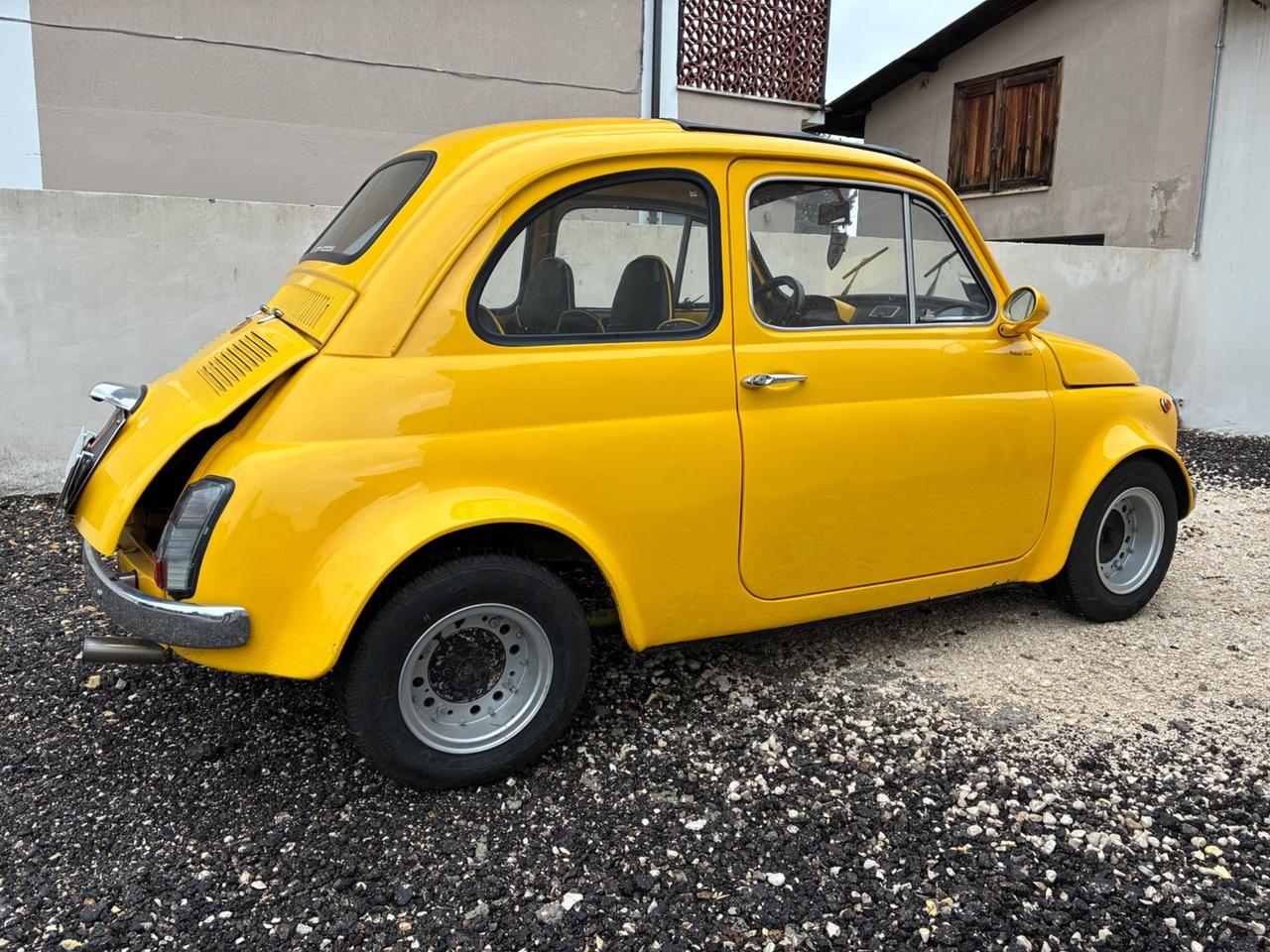 Fiat 500 giallo