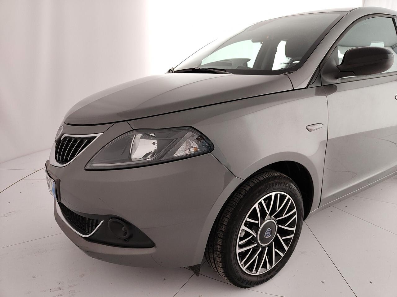 Lancia Ypsilon 1.0 FireFly 5 porte S&S Hybrid Platino