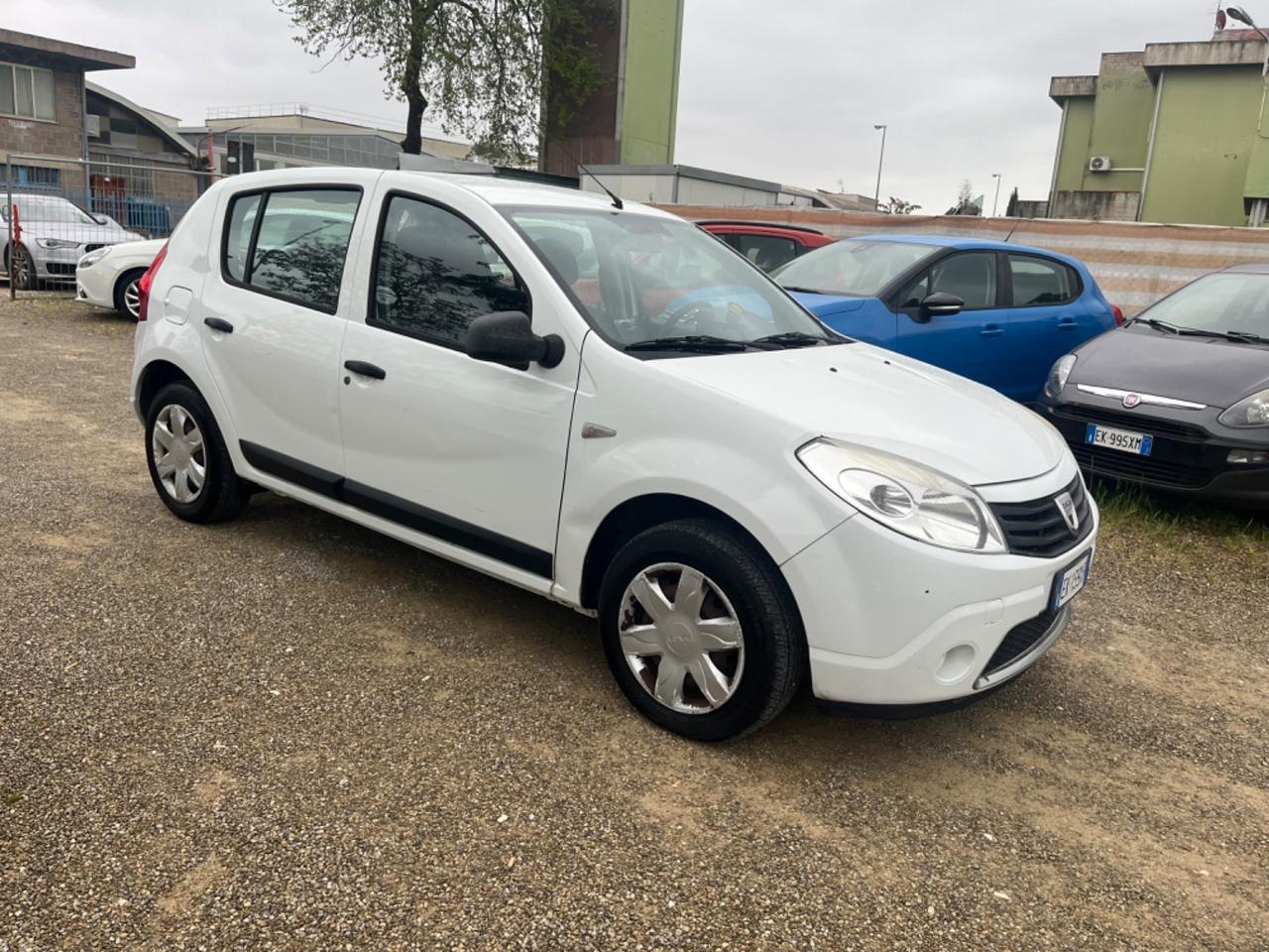 Dacia Sandero 1.2 16V Lauréate 2011 121.000 KM