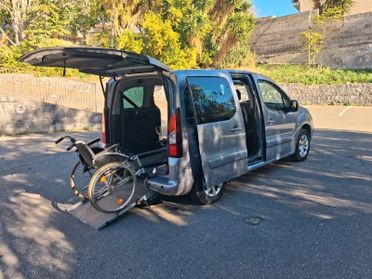 Peugeot Partner Pianale ribassato con rampa disabili in carrozzina