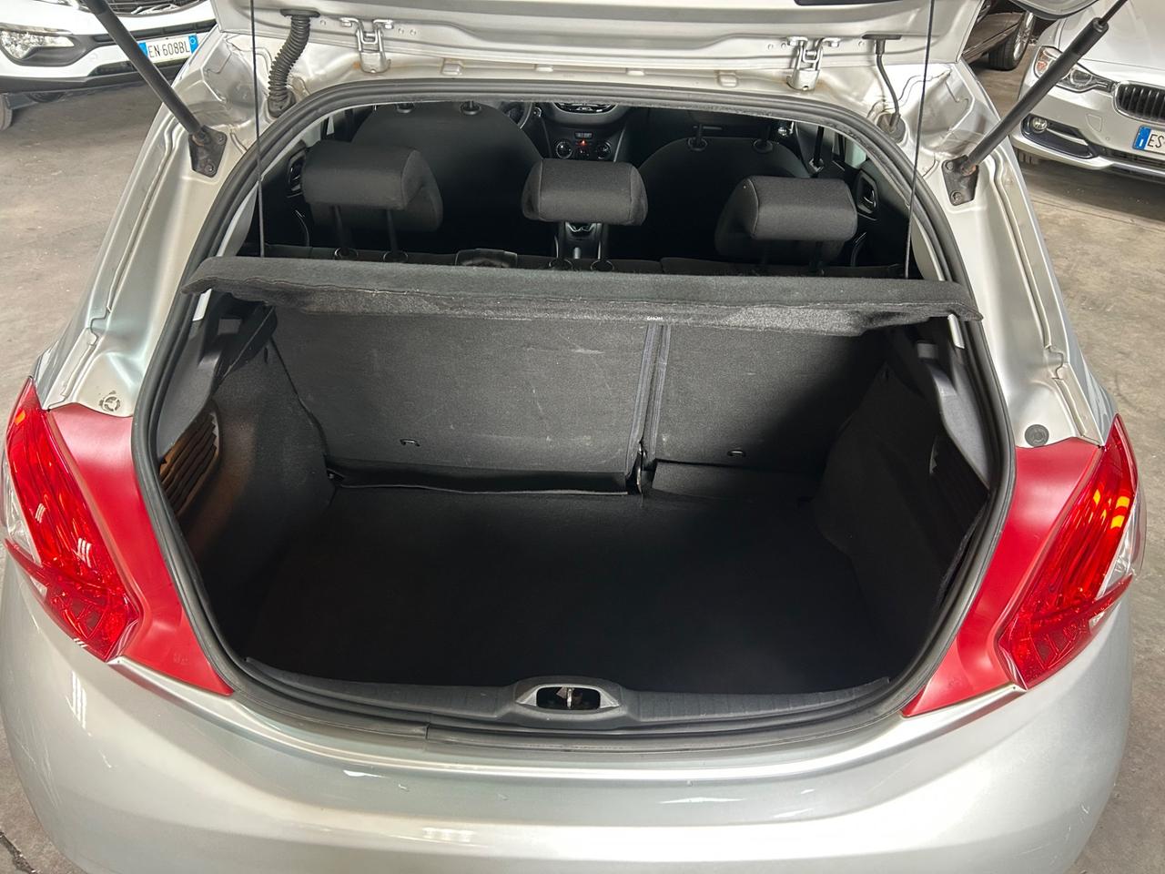 Peugeot 208 1.4 HDI 68cv 5porte Allure neopatentati