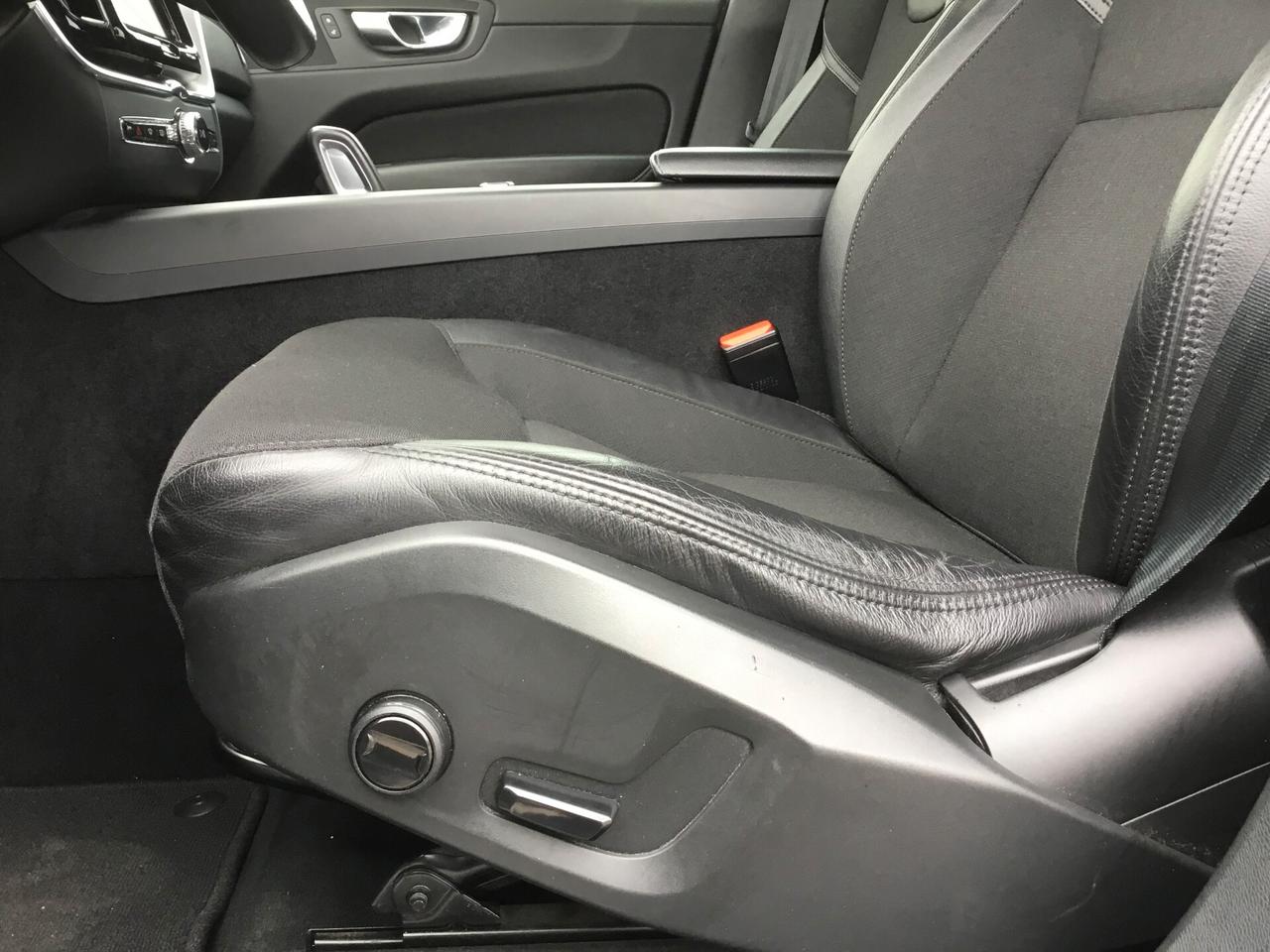 Volvo XC 60 B4 (d) AWD Geartronic Momentum Pro
