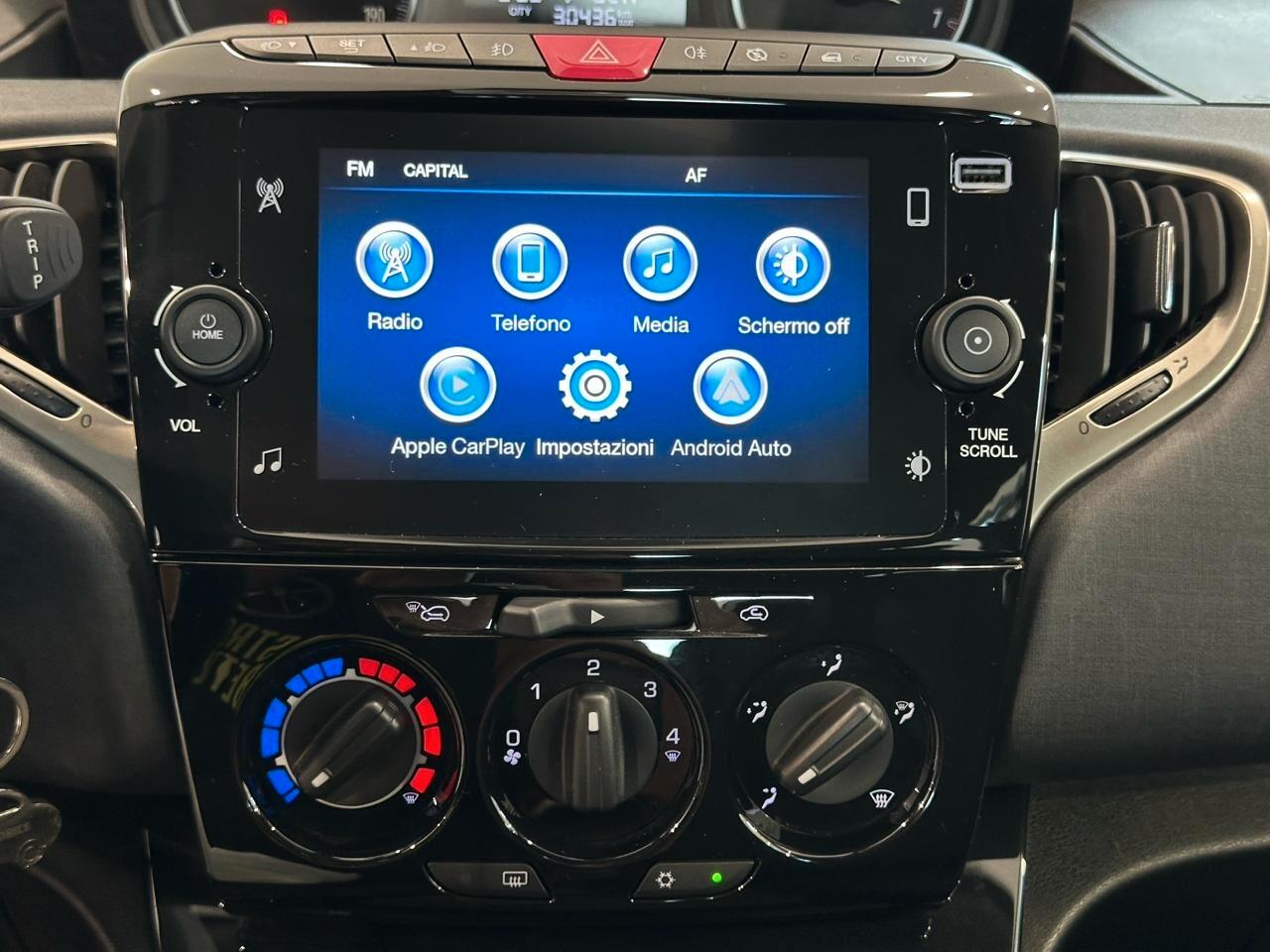 Lancia Ypsilon 1.0 FireFly 5 porte S&S Hybrid Ecochic Silver