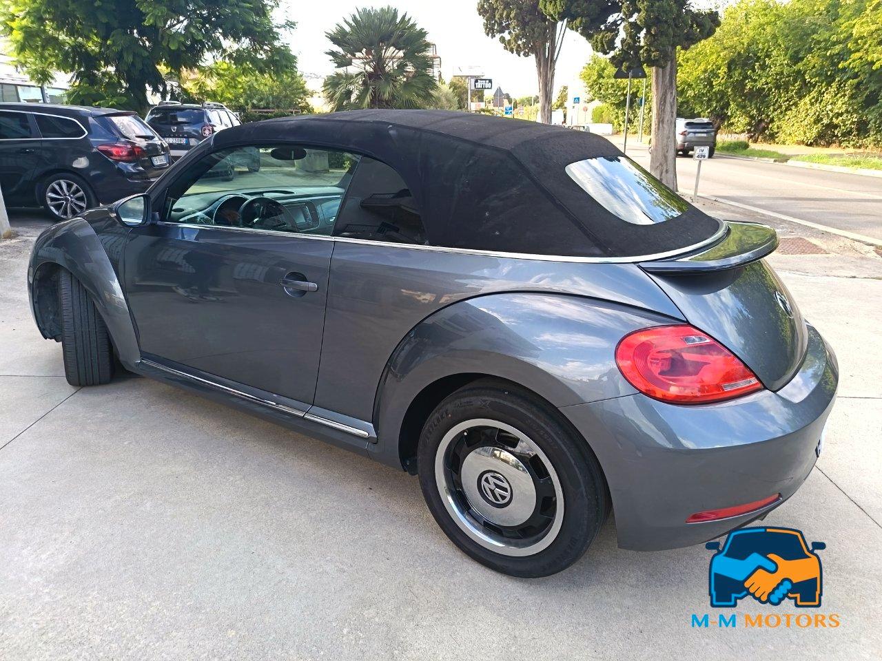 Volkswagen Maggiolino Cabrio 1.6 tdi Design 105cv dsg
