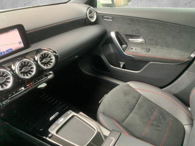 MERCEDES-BENZ A 200 Automatic AMG Line Premium