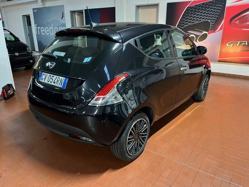 Lancia Ypsilon Ypsilon 1.0 FireFly 5 porte S&S Hybrid Silver Plus