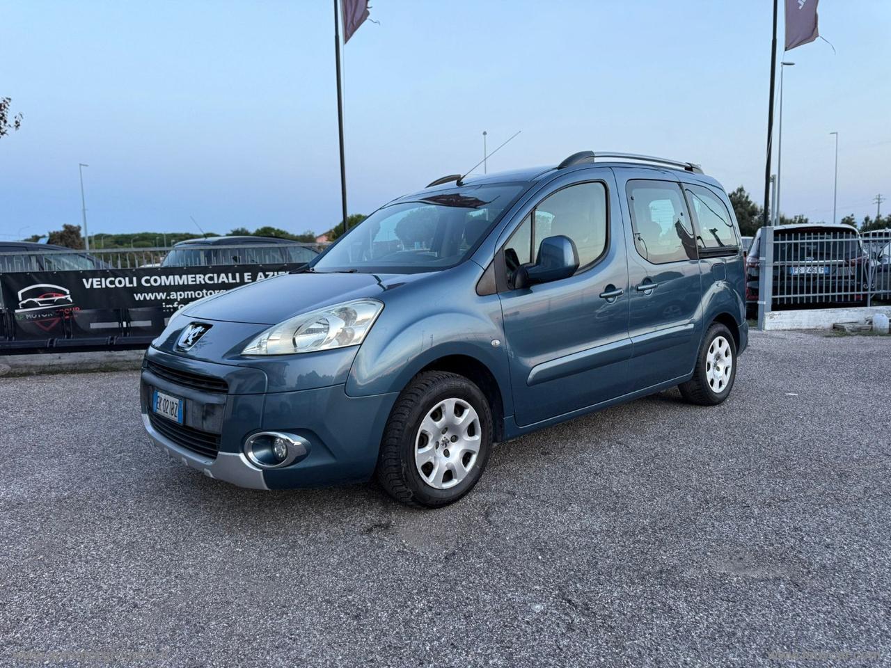 PEUGEOT Partner Tepee 1.6HDI 112CV Outdoor G.TRAINO