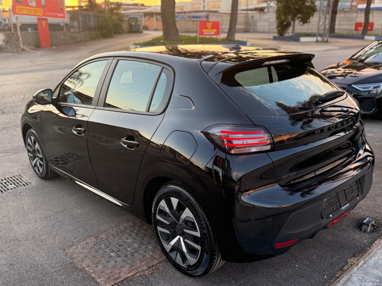 Peugeot 208 PureTech 75cv Stop&Start 5 porte Style km0