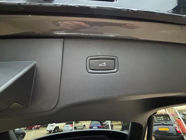 Porsche Cayenne Coupé 3.0 V6 E-Hybrid Platinum Edition 340CV